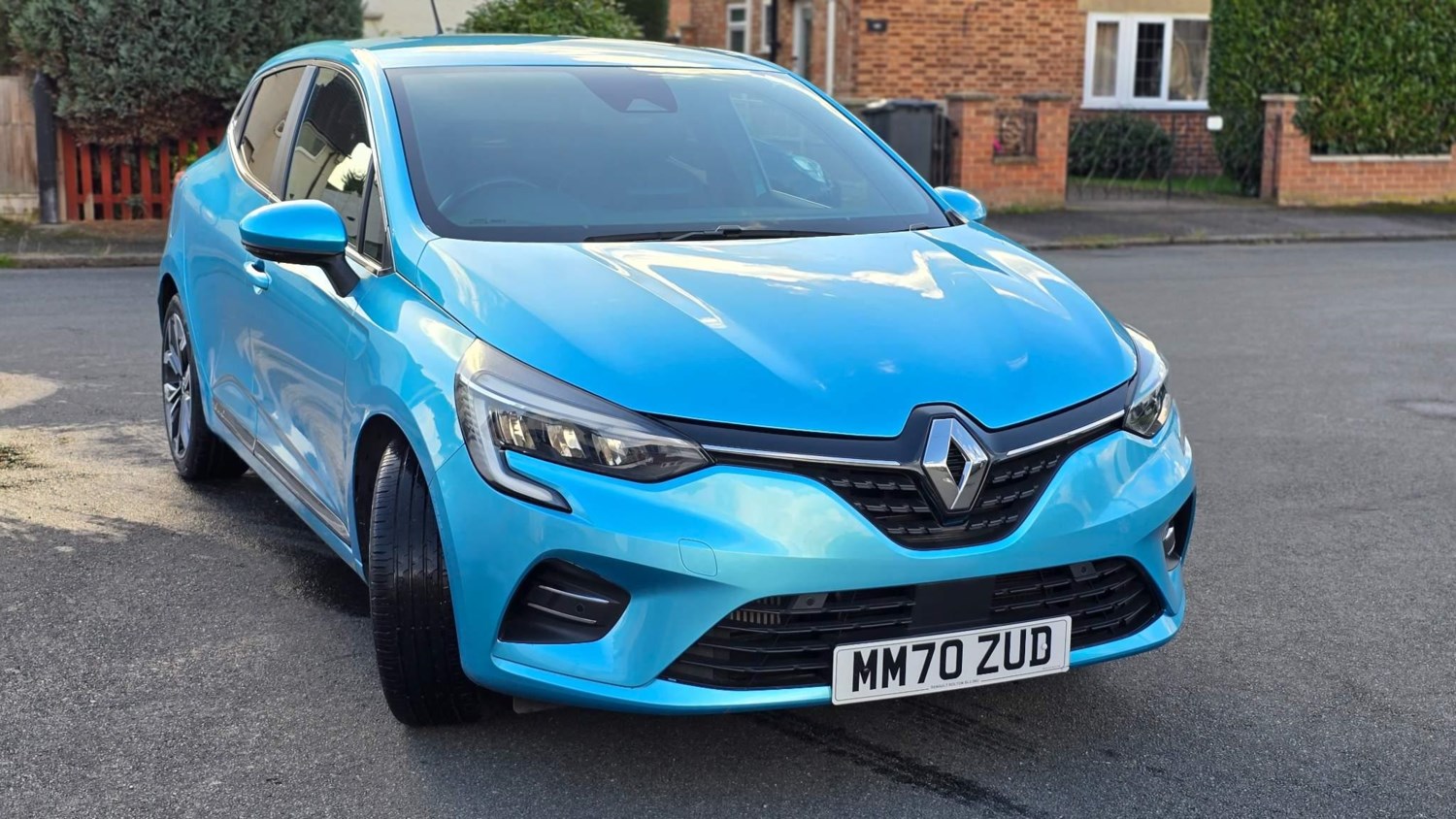 Renault Clio Listing Image