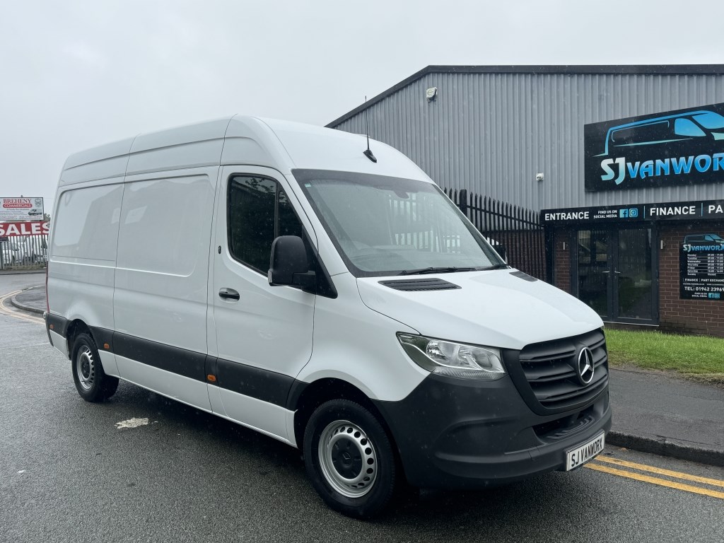 Mercedes-Benz Sprinter Listing Image