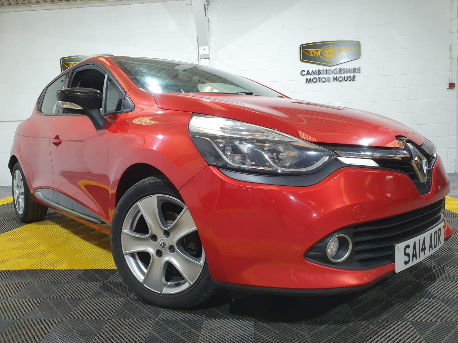 Renault Clio Listing Image