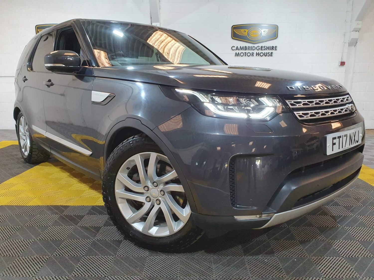 Land Rover Discovery Listing Image