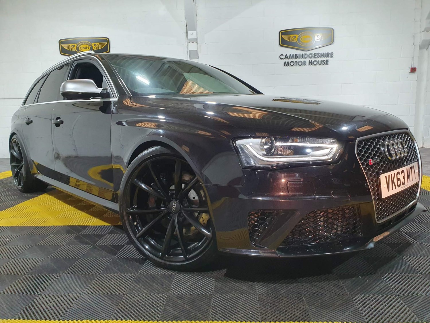 Audi RS4 Listing Image