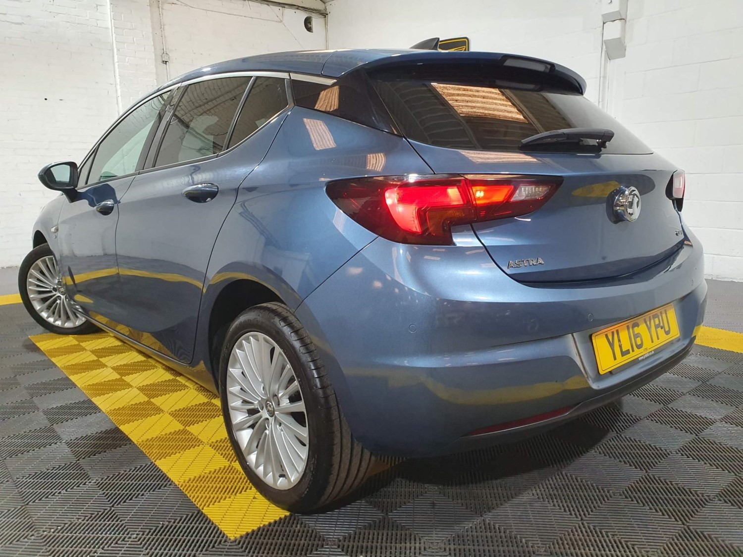 Vauxhall Astra Listing Image