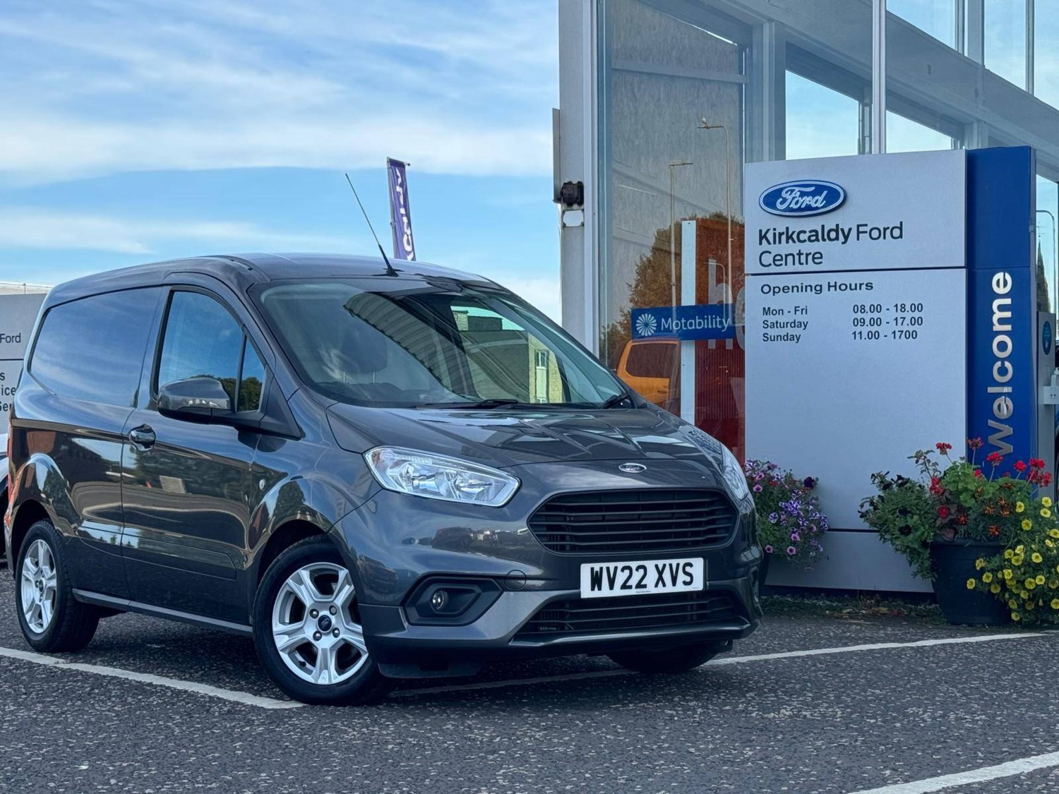 Ford Transit Courier Listing Image