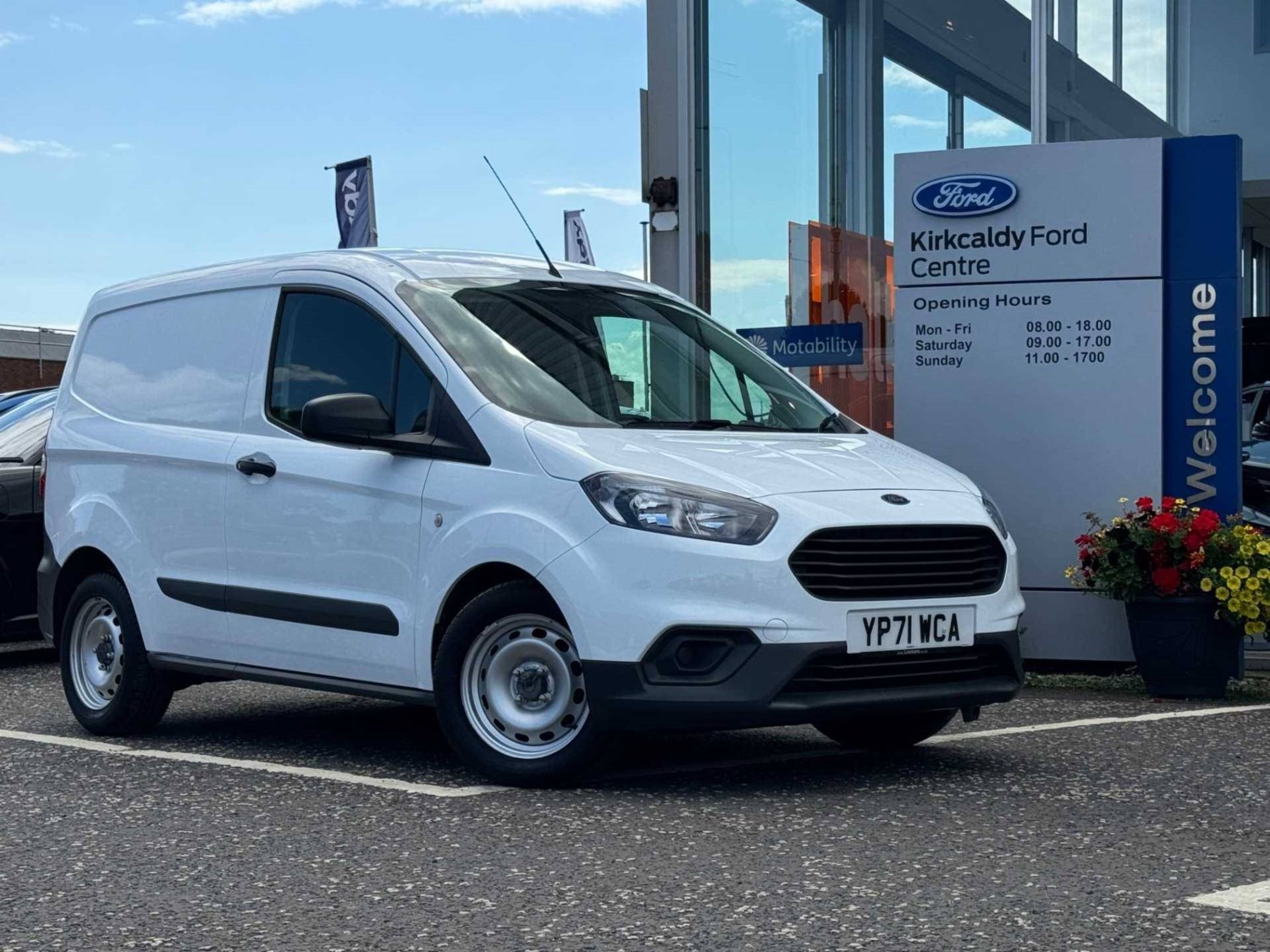 Ford Transit Courier Listing Image