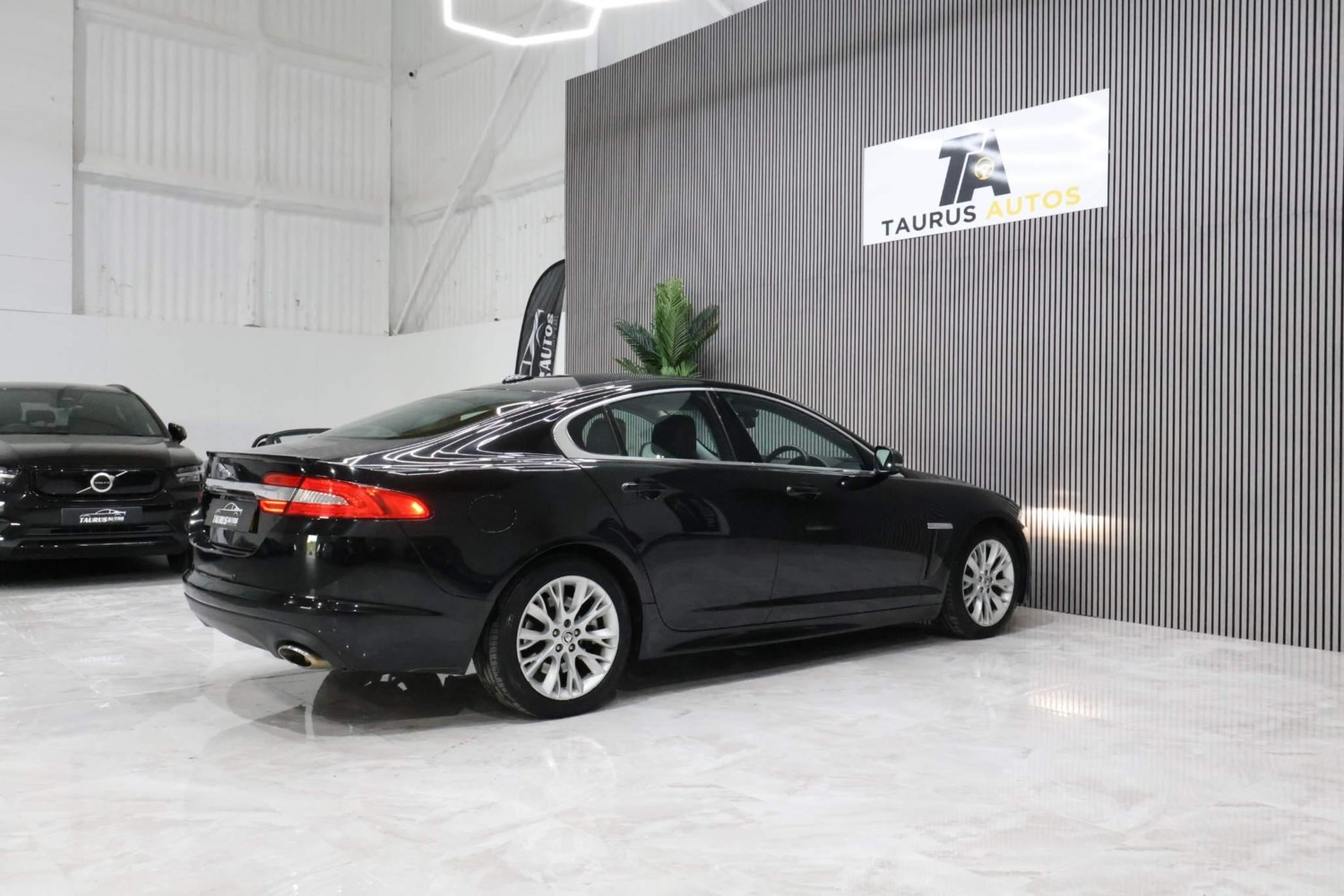 Jaguar XF Listing Image