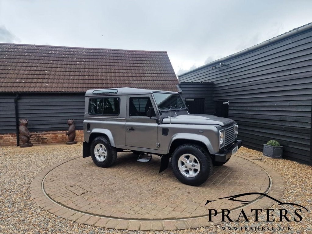 Land Rover Defender Listing Image