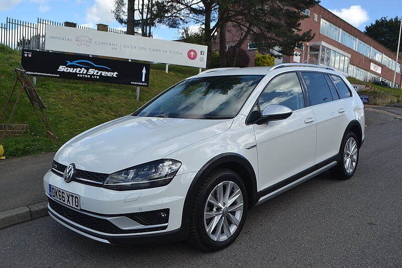 Volkswagen Golf Listing Image