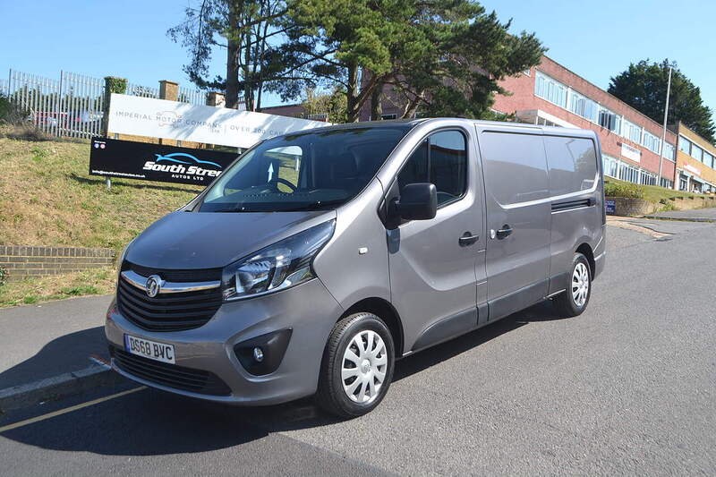 Vauxhall Vivaro Listing Image