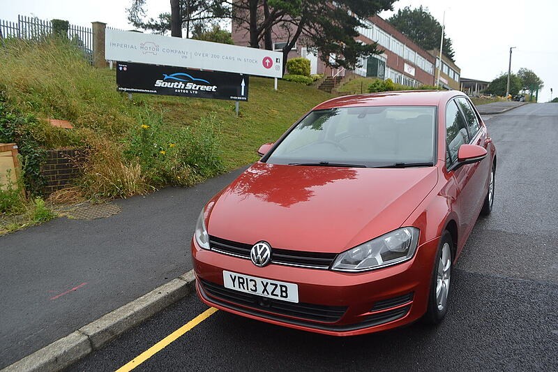 Volkswagen Golf Listing Image