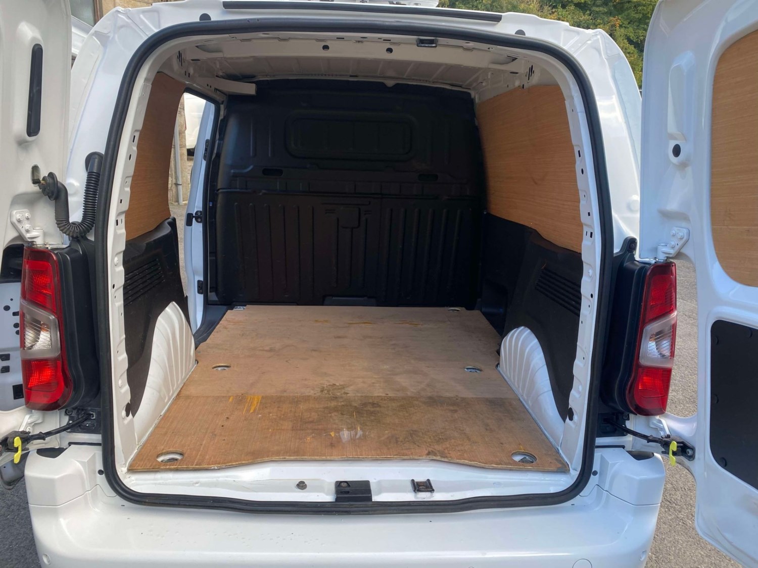 Vauxhall Combo Listing Image