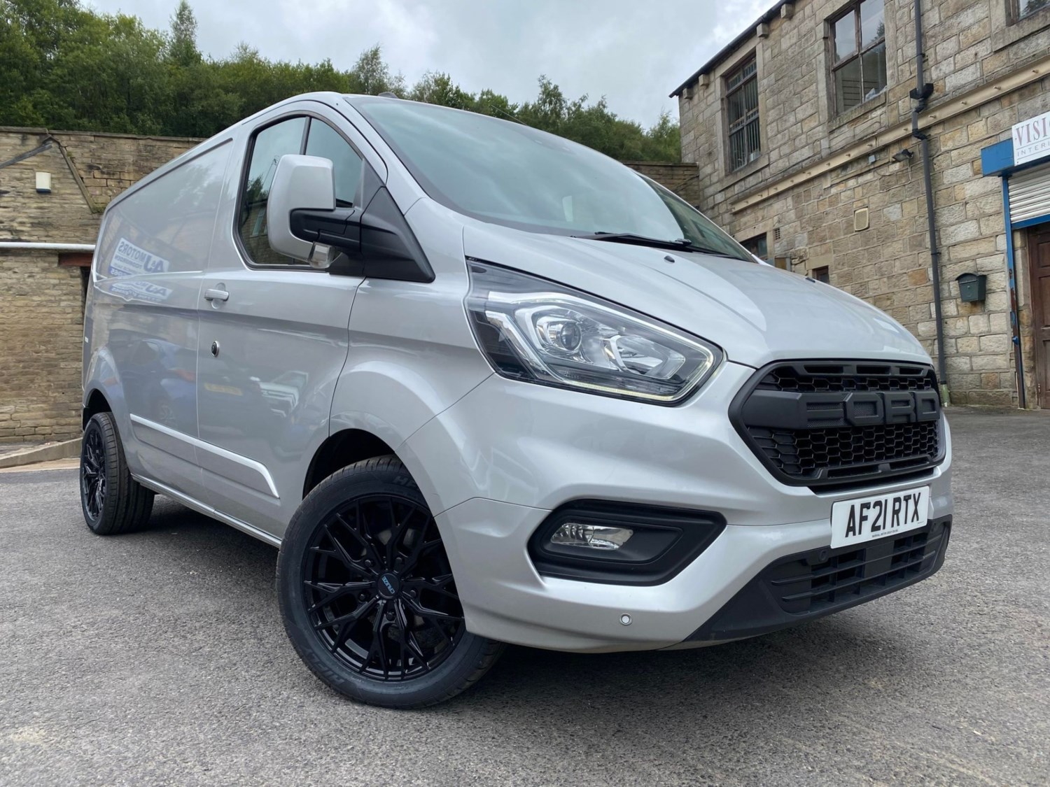 Ford Transit Custom Listing Image