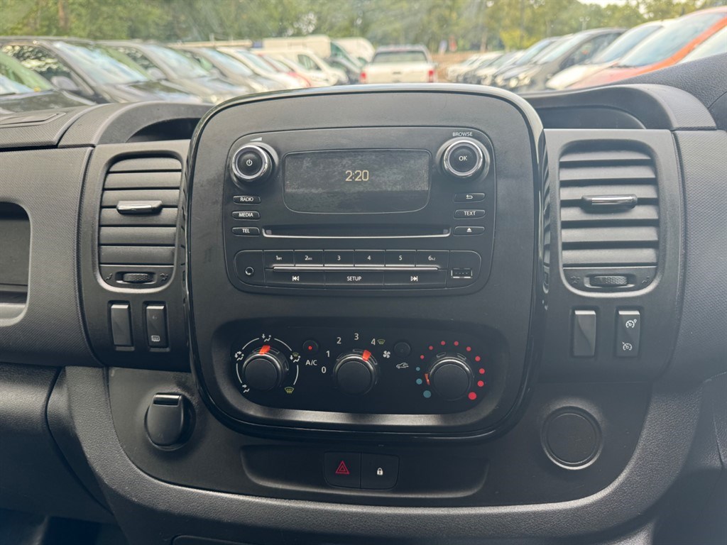 Vauxhall Vivaro Listing Image