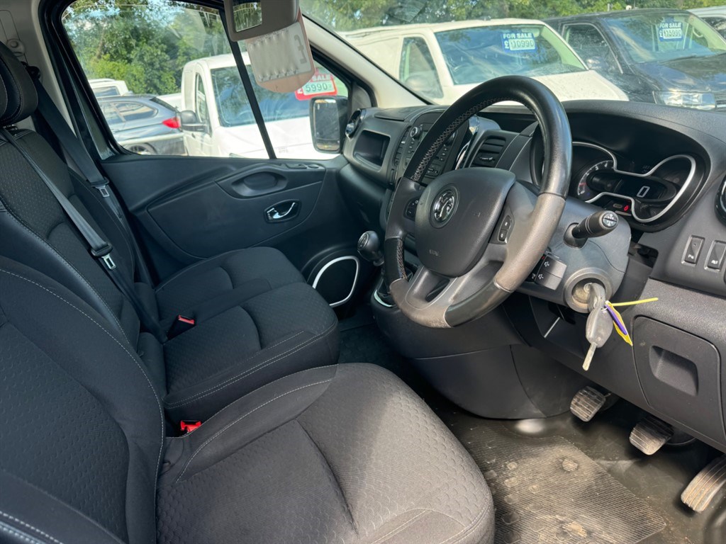 Vauxhall Vivaro Listing Image