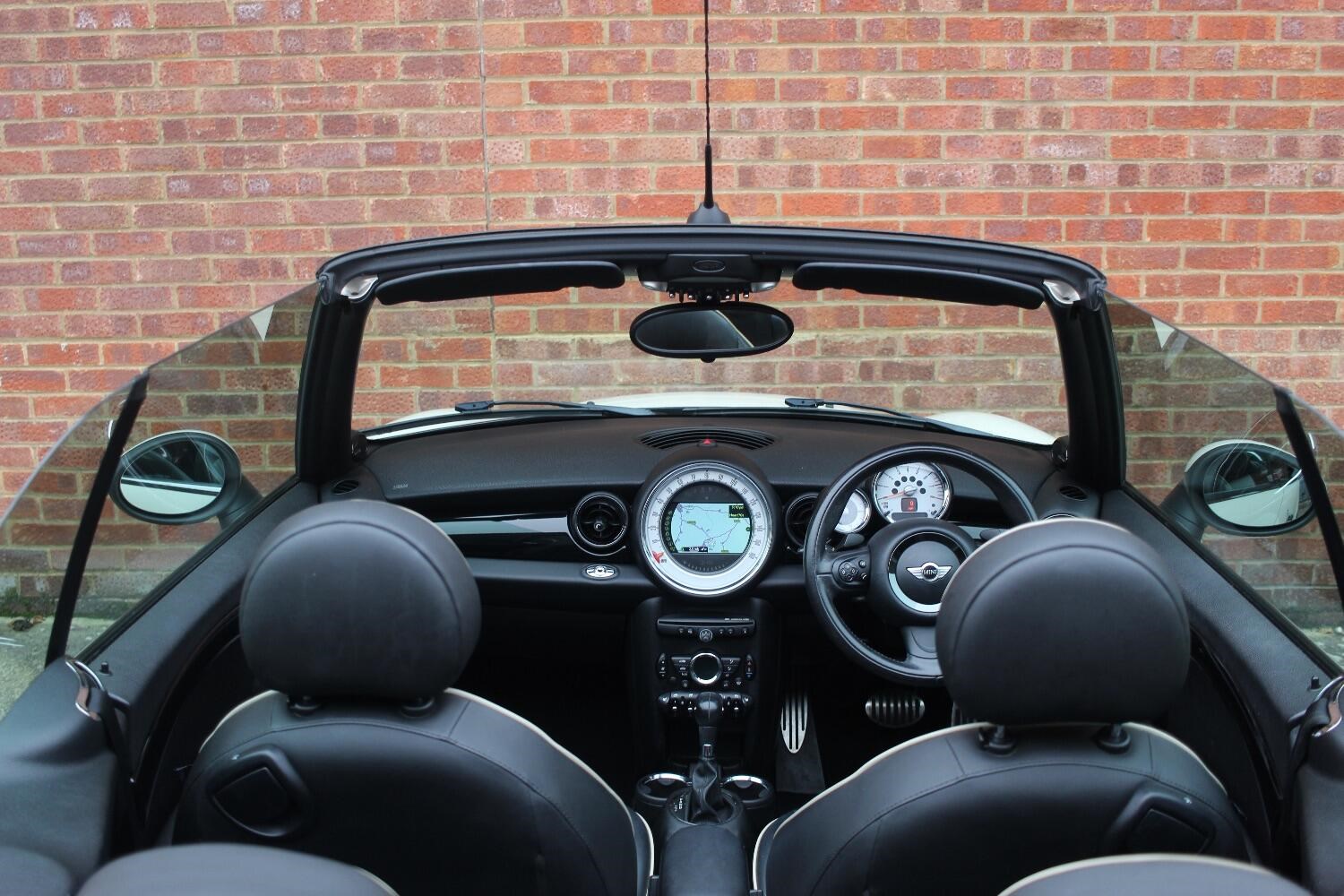 MINI Convertible Listing Image