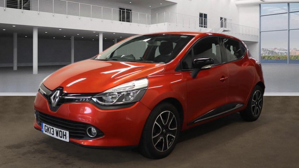 Renault Clio Listing Image