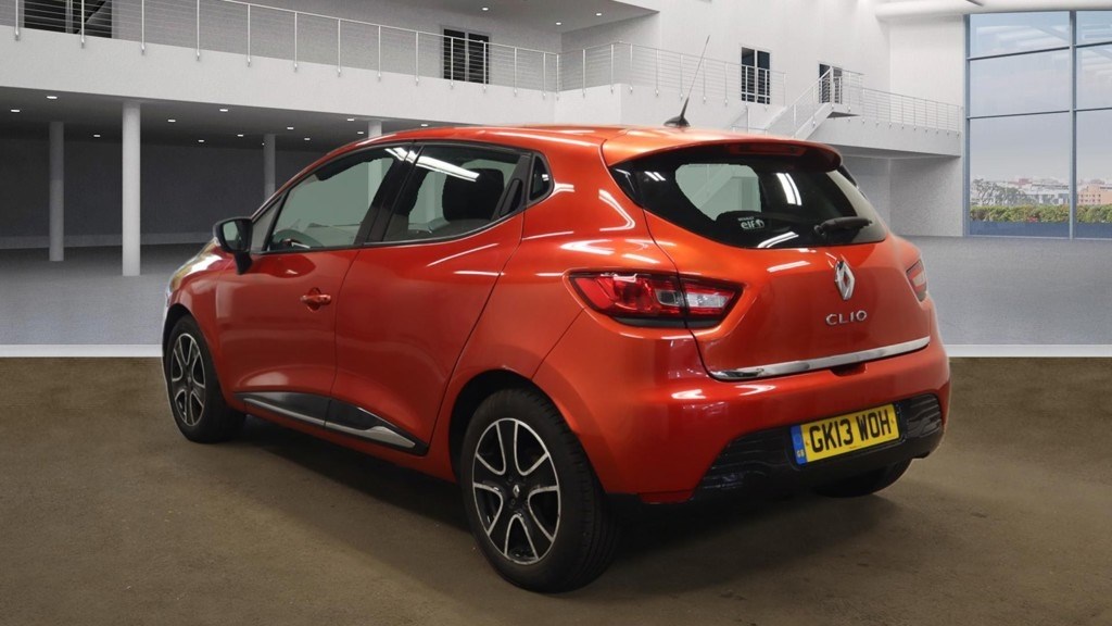 Renault Clio Listing Image