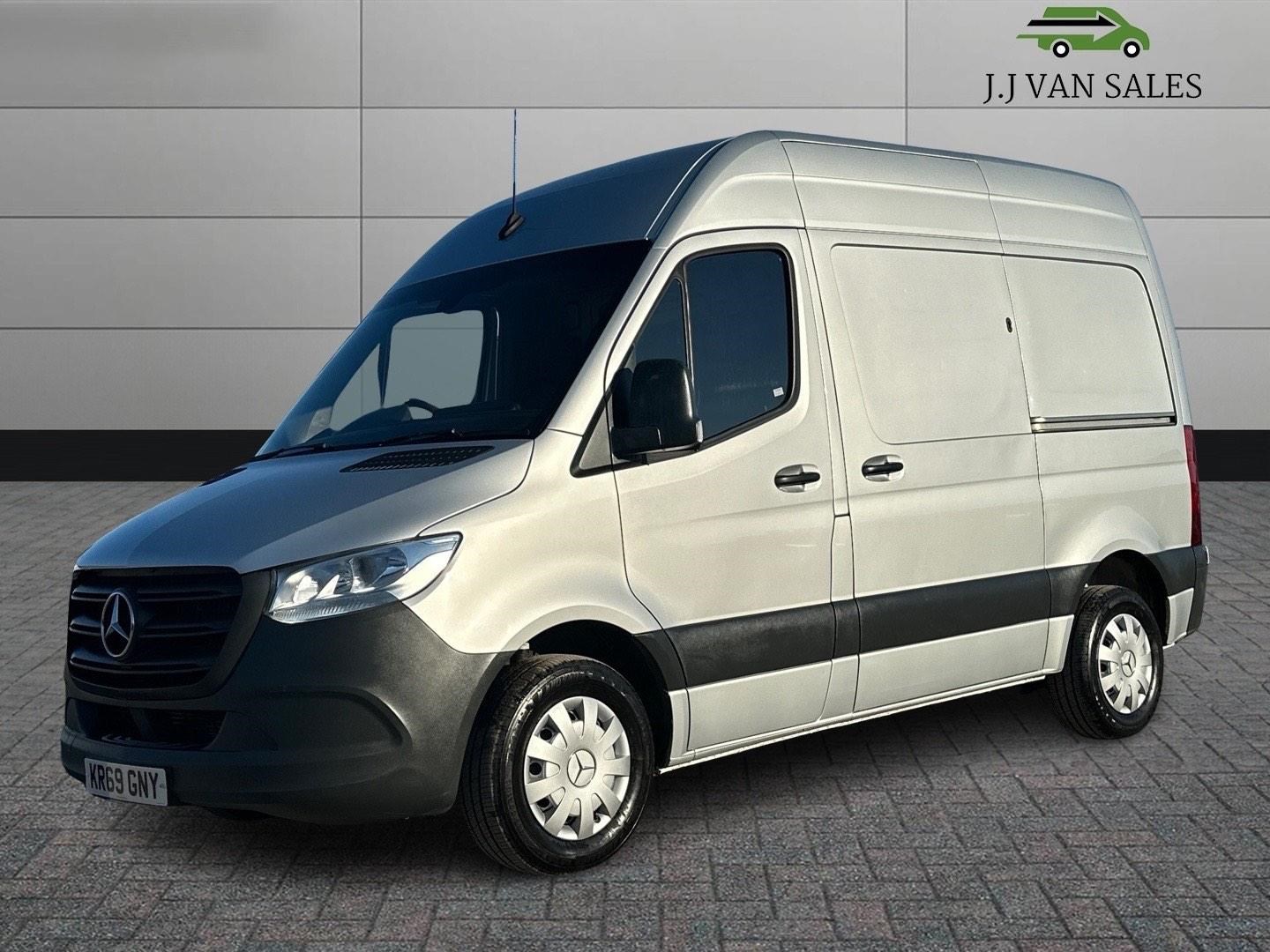 Mercedes-Benz Sprinter Listing Image