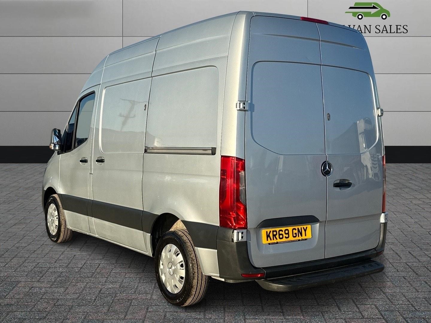 Mercedes-Benz Sprinter Listing Image