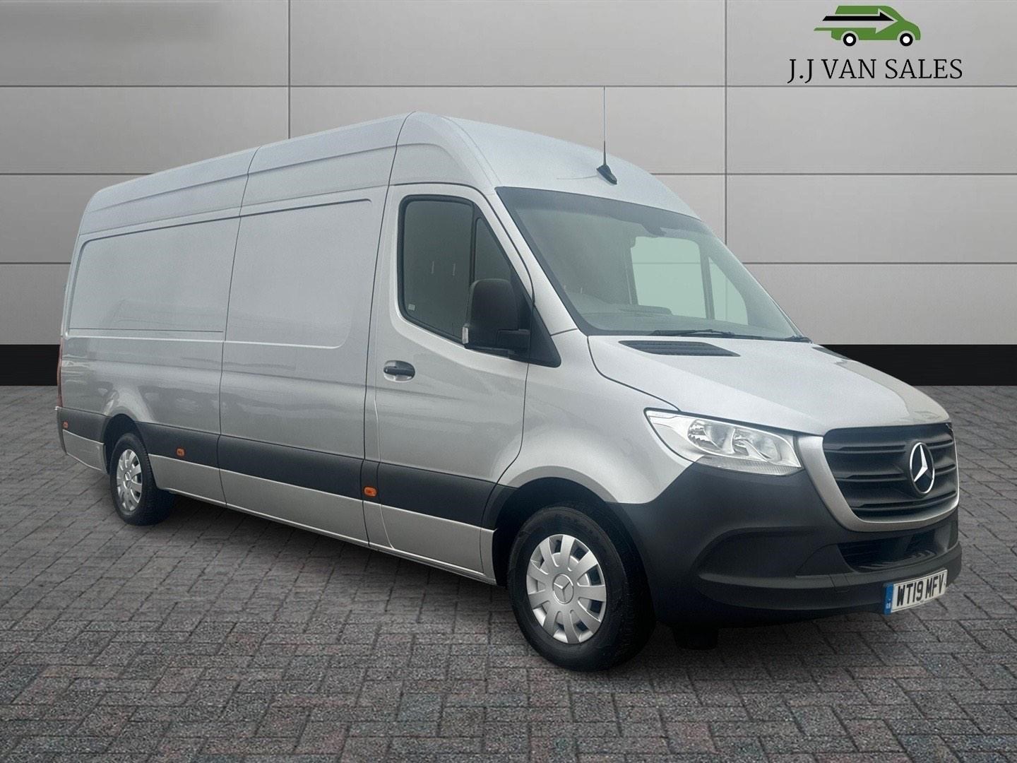 Mercedes-Benz Sprinter Listing Image