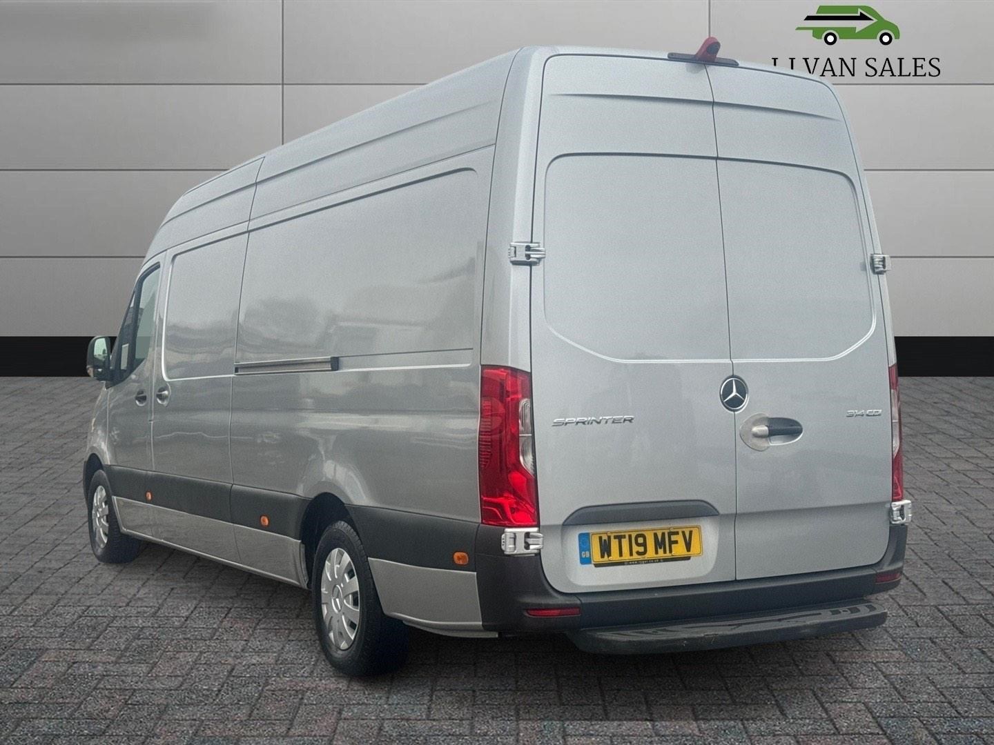 Mercedes-Benz Sprinter Listing Image