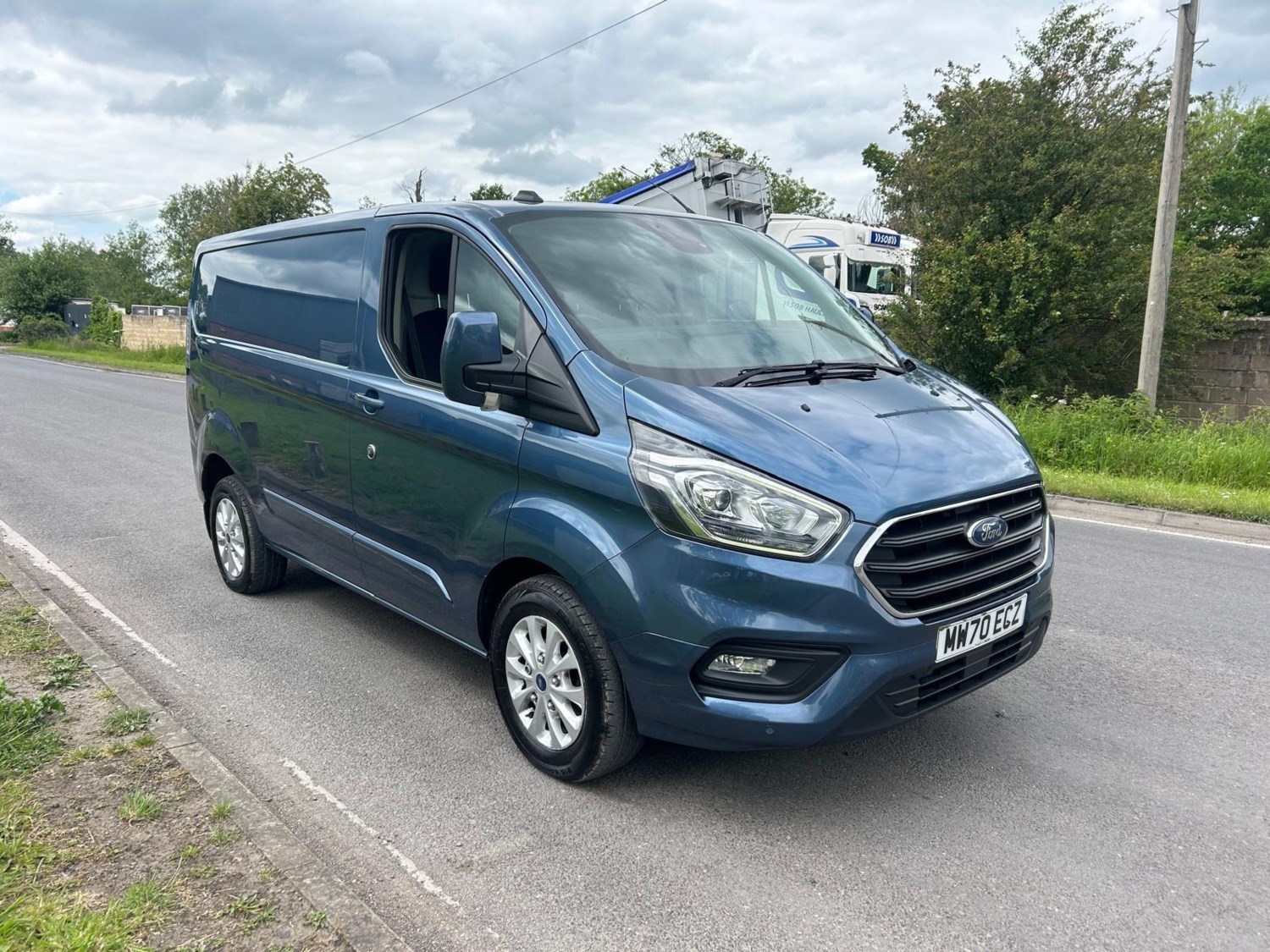 Ford Transit Custom Listing Image