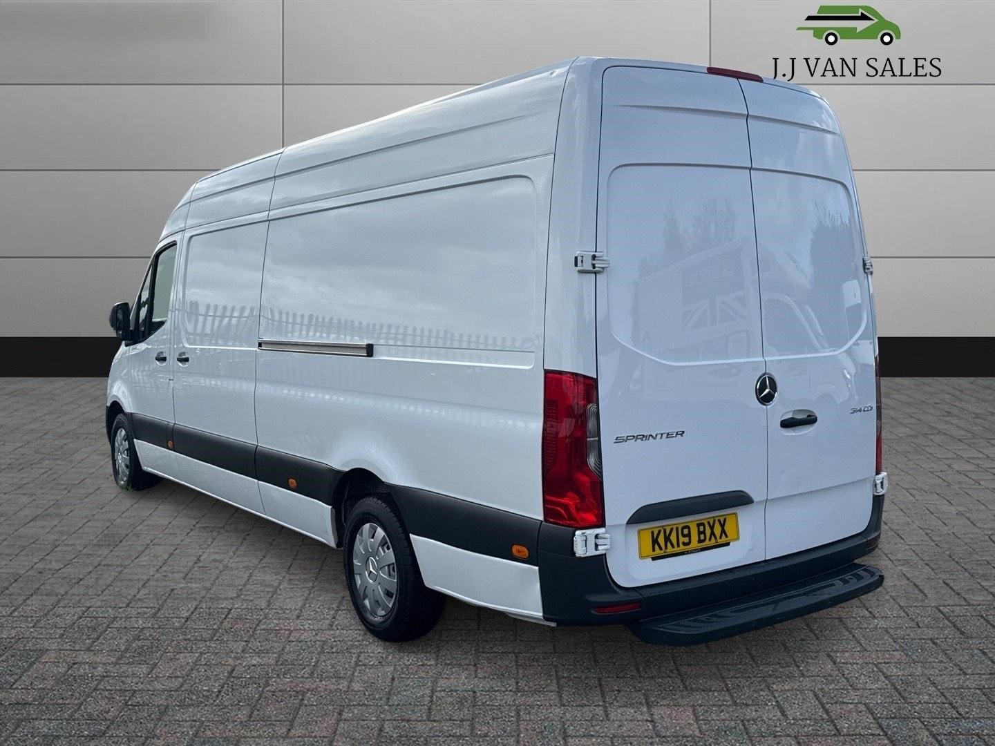 Mercedes-Benz Sprinter Listing Image