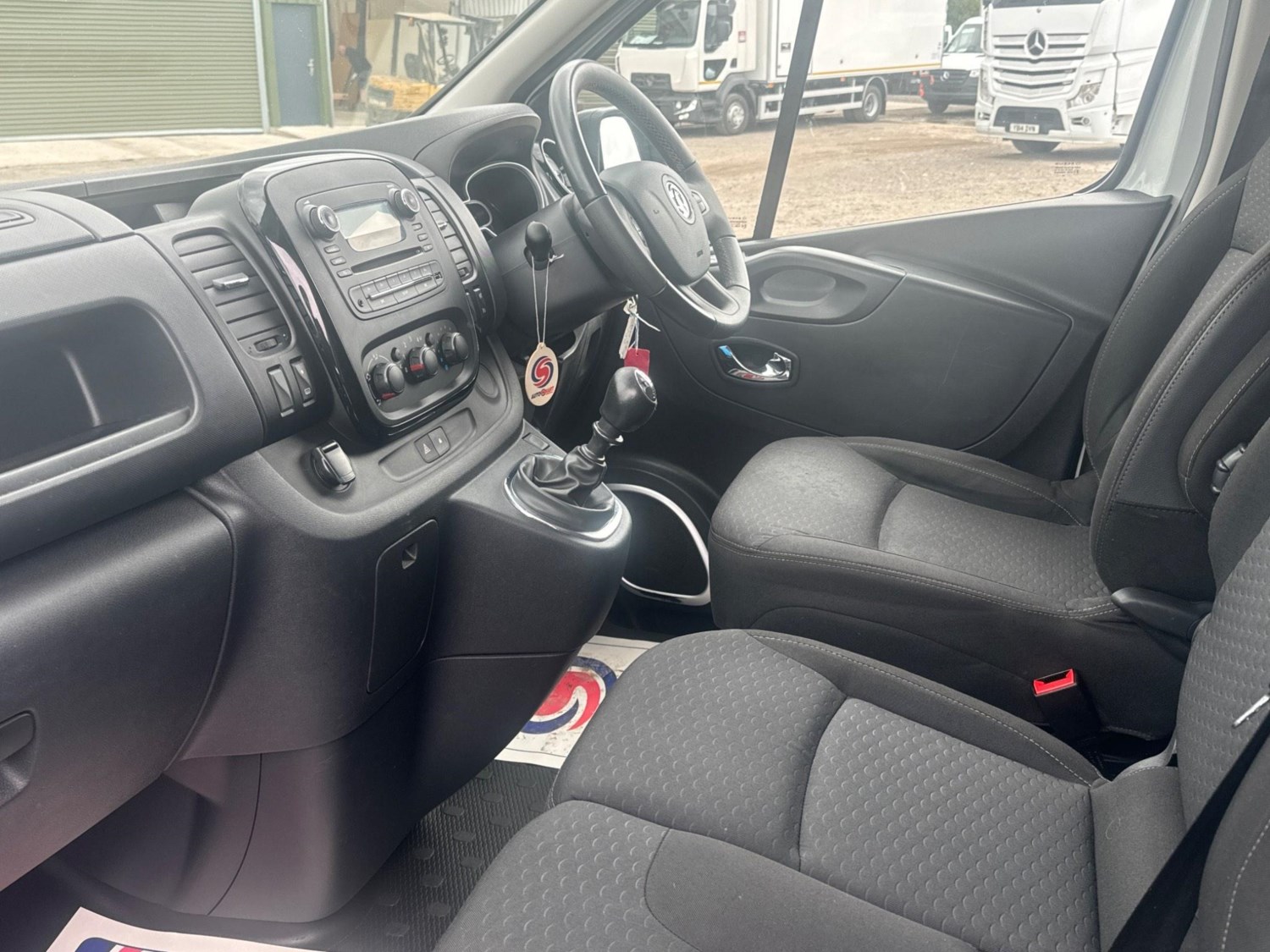 Vauxhall Vivaro Listing Image