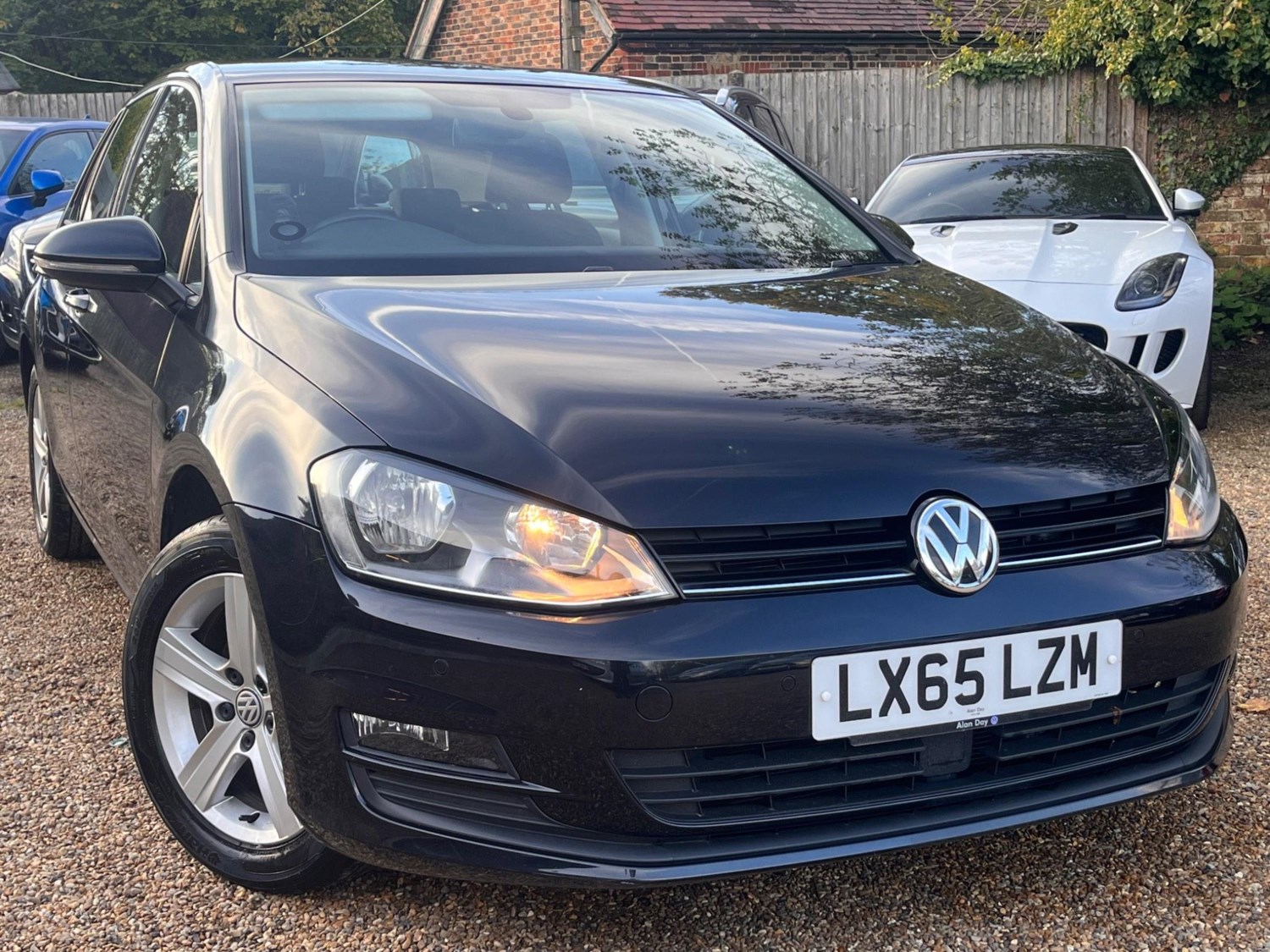 Volkswagen Golf Listing Image