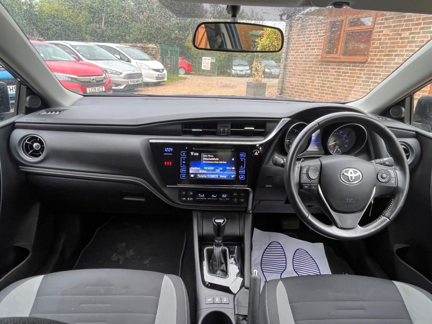 Toyota Auris Listing Image