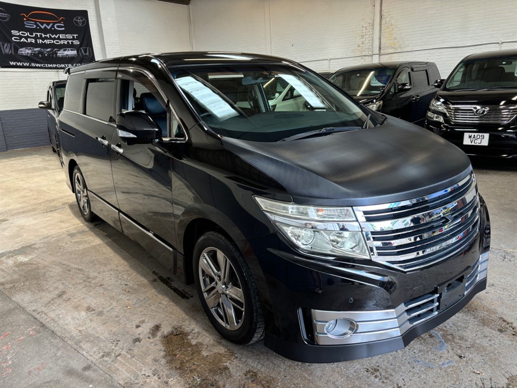 Nissan Elgrand Listing Image