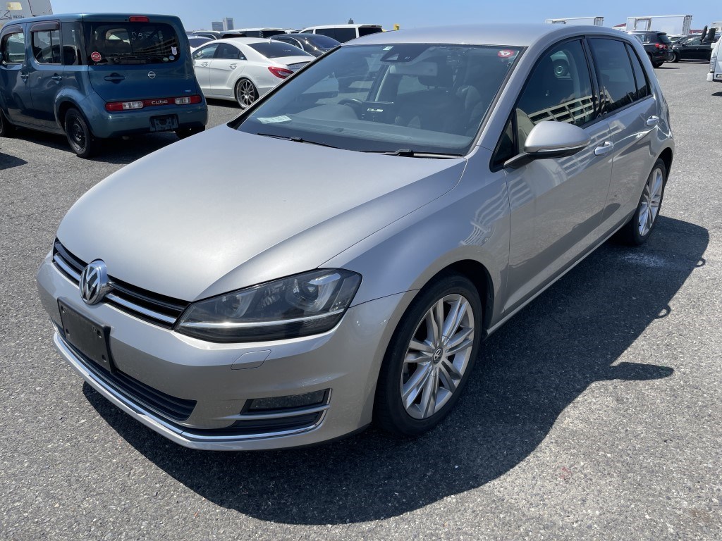 Volkswagen Golf Listing Image