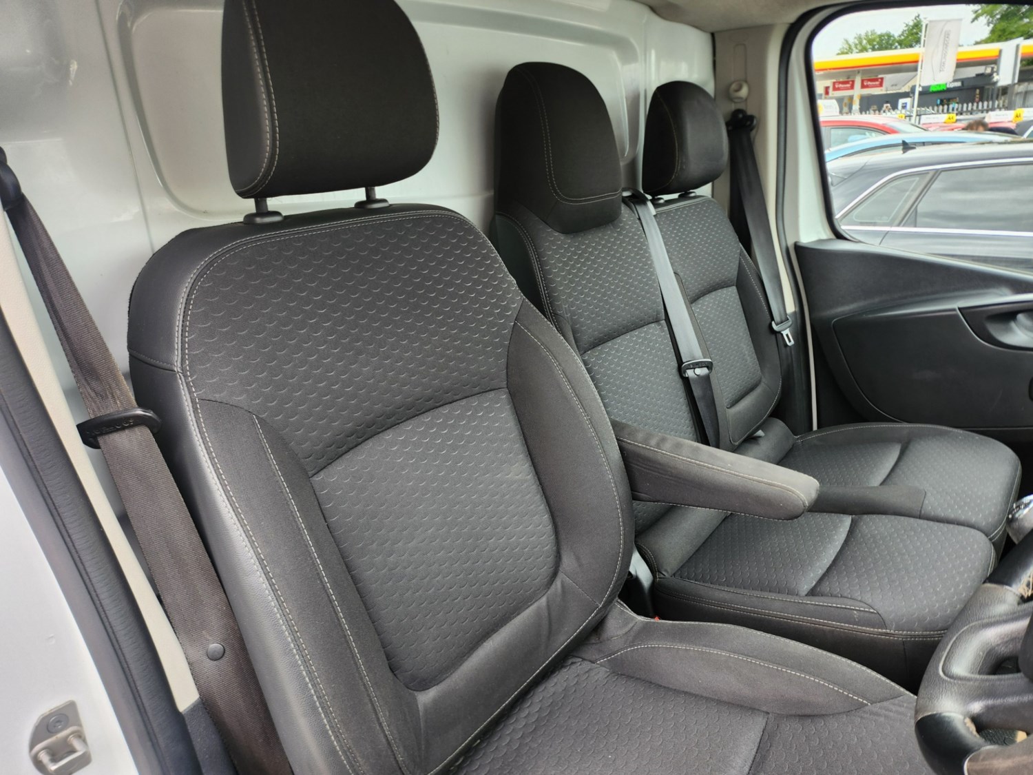 Vauxhall Vivaro Listing Image