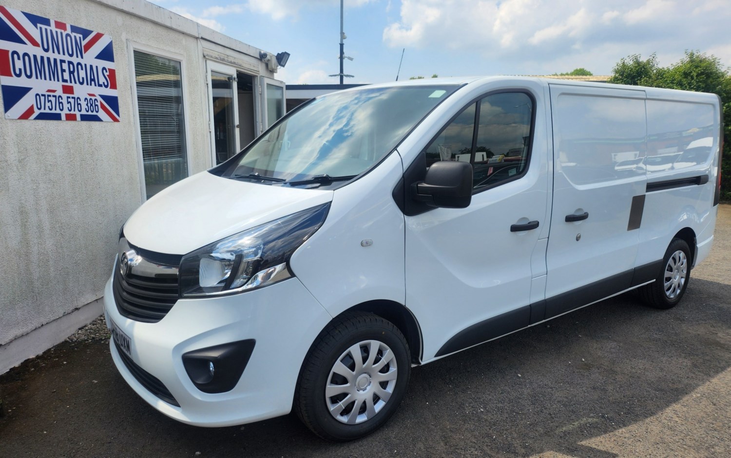 Vauxhall Vivaro Listing Image