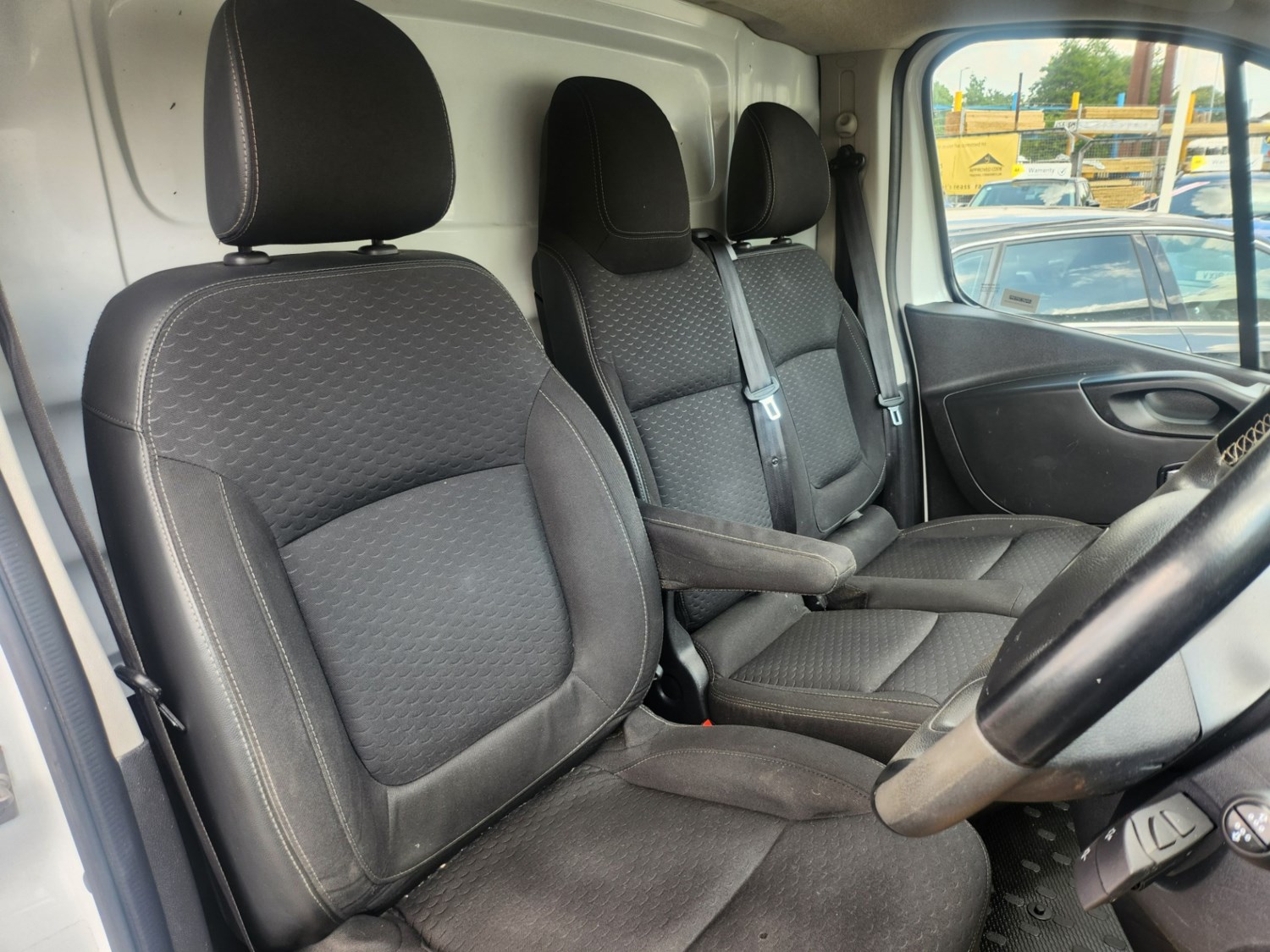 Vauxhall Vivaro Listing Image