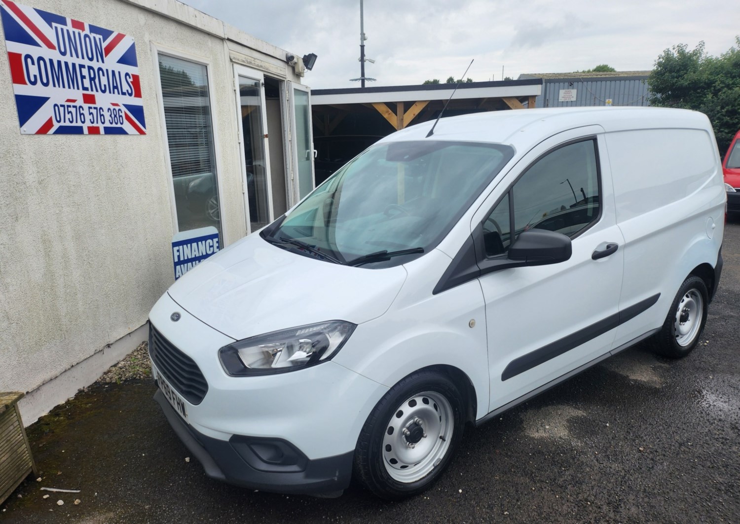 Ford Transit Courier Listing Image