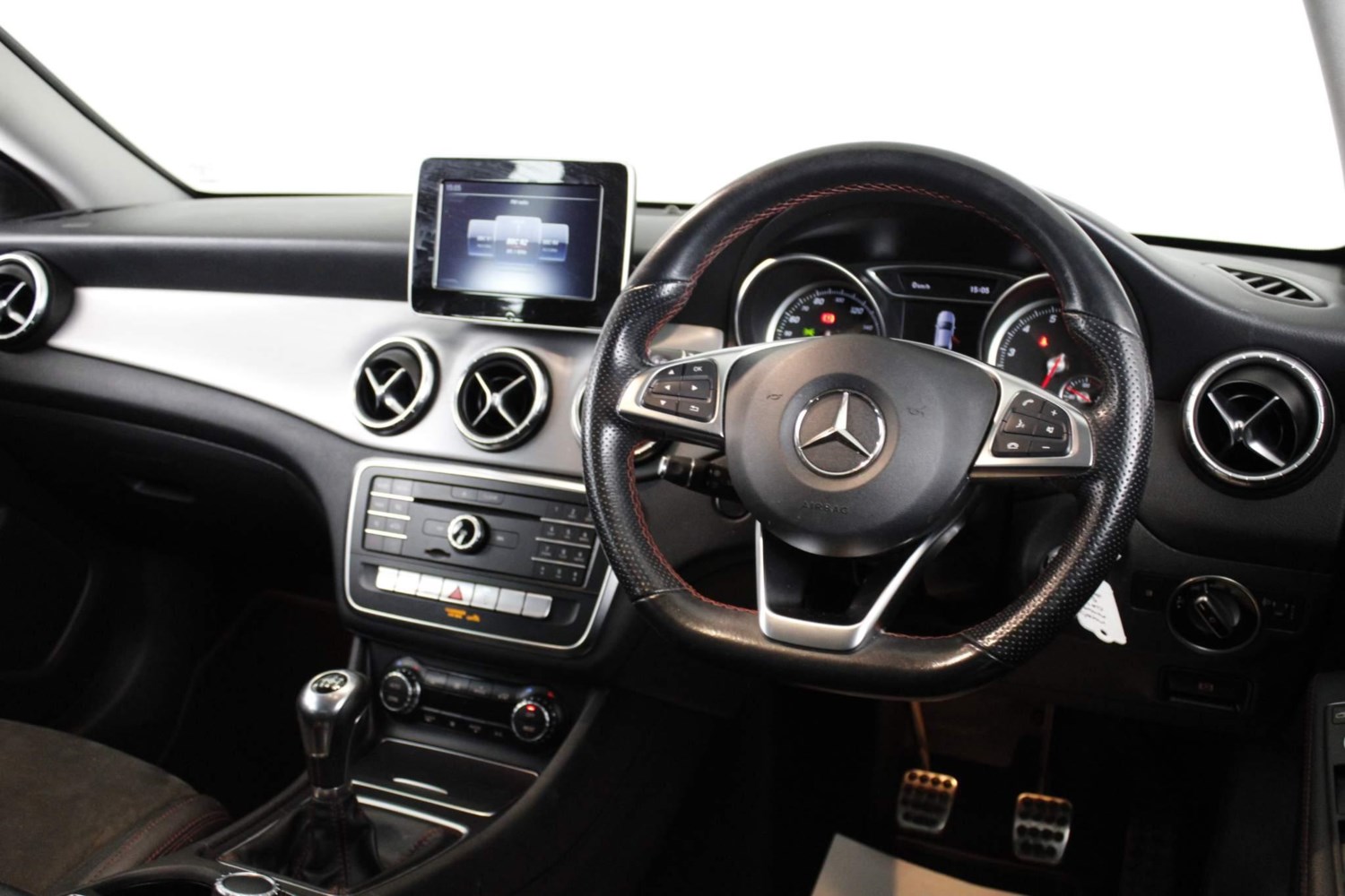 Mercedes-Benz CLA Listing Image