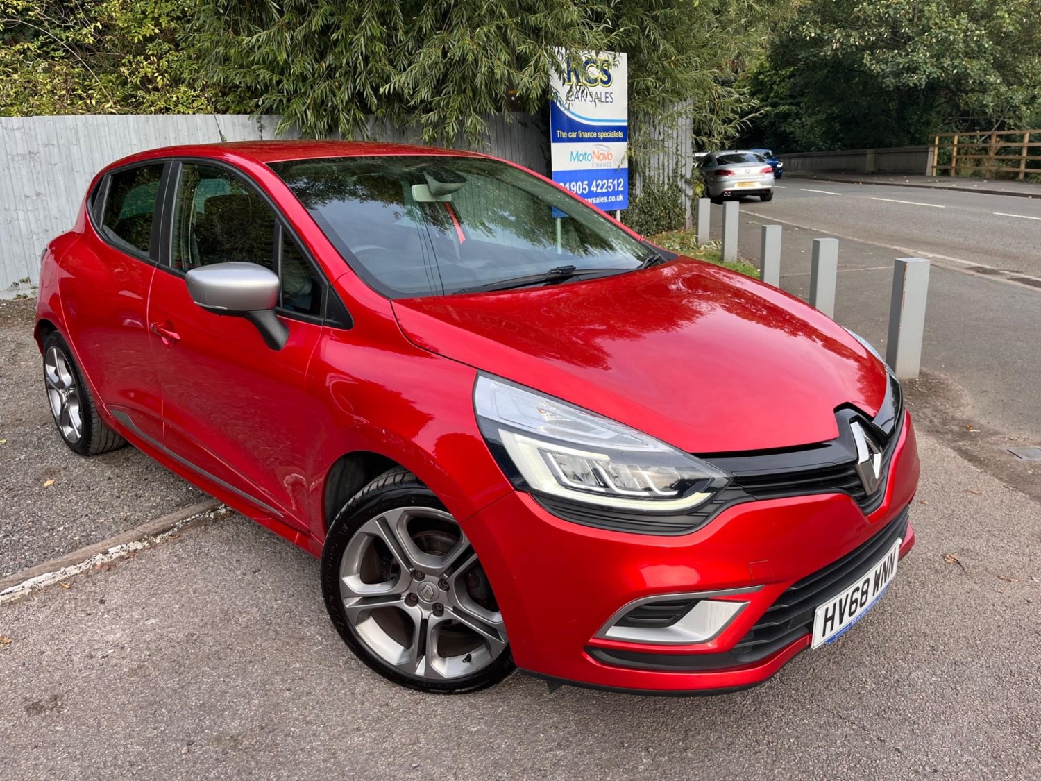 Renault Clio Listing Image