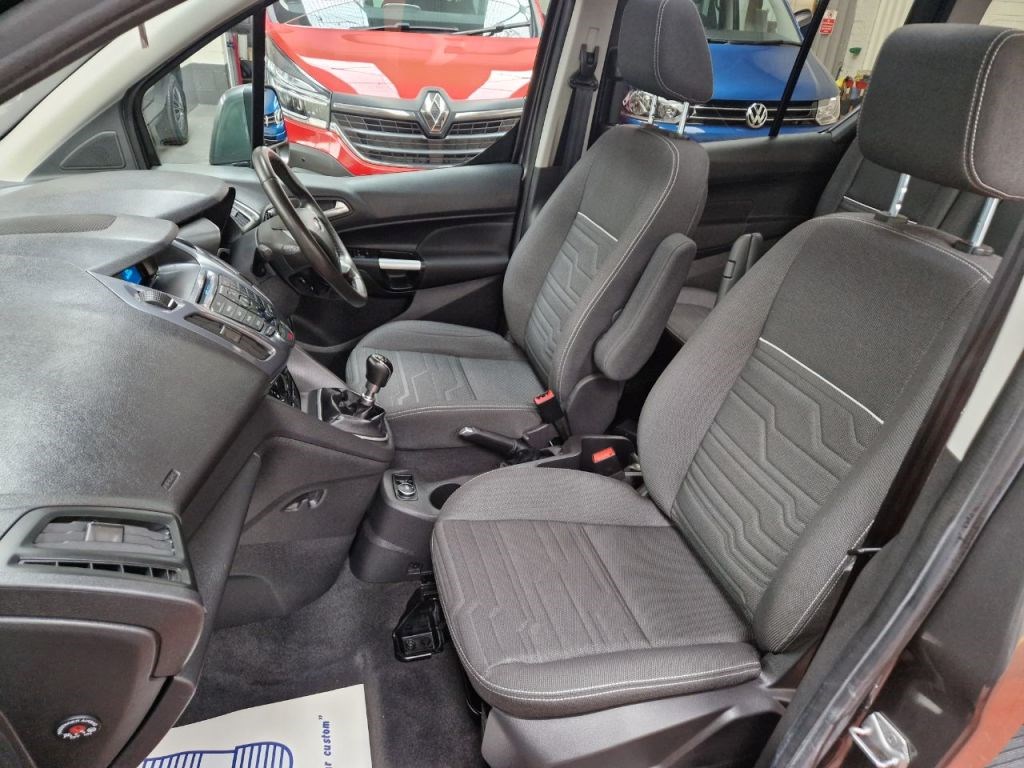 Ford Grand Tourneo Connect Listing Image