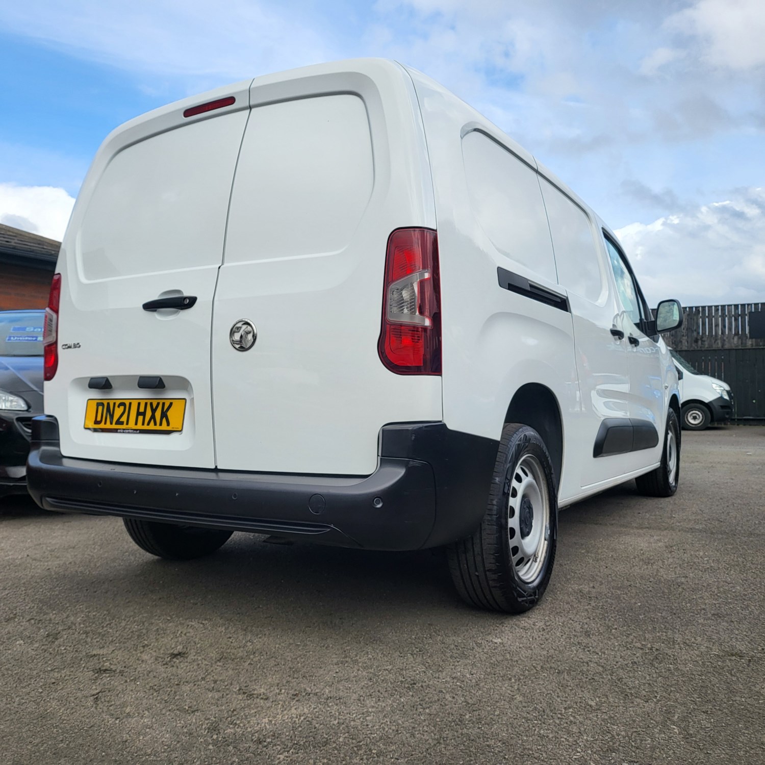 Vauxhall Combo Listing Image