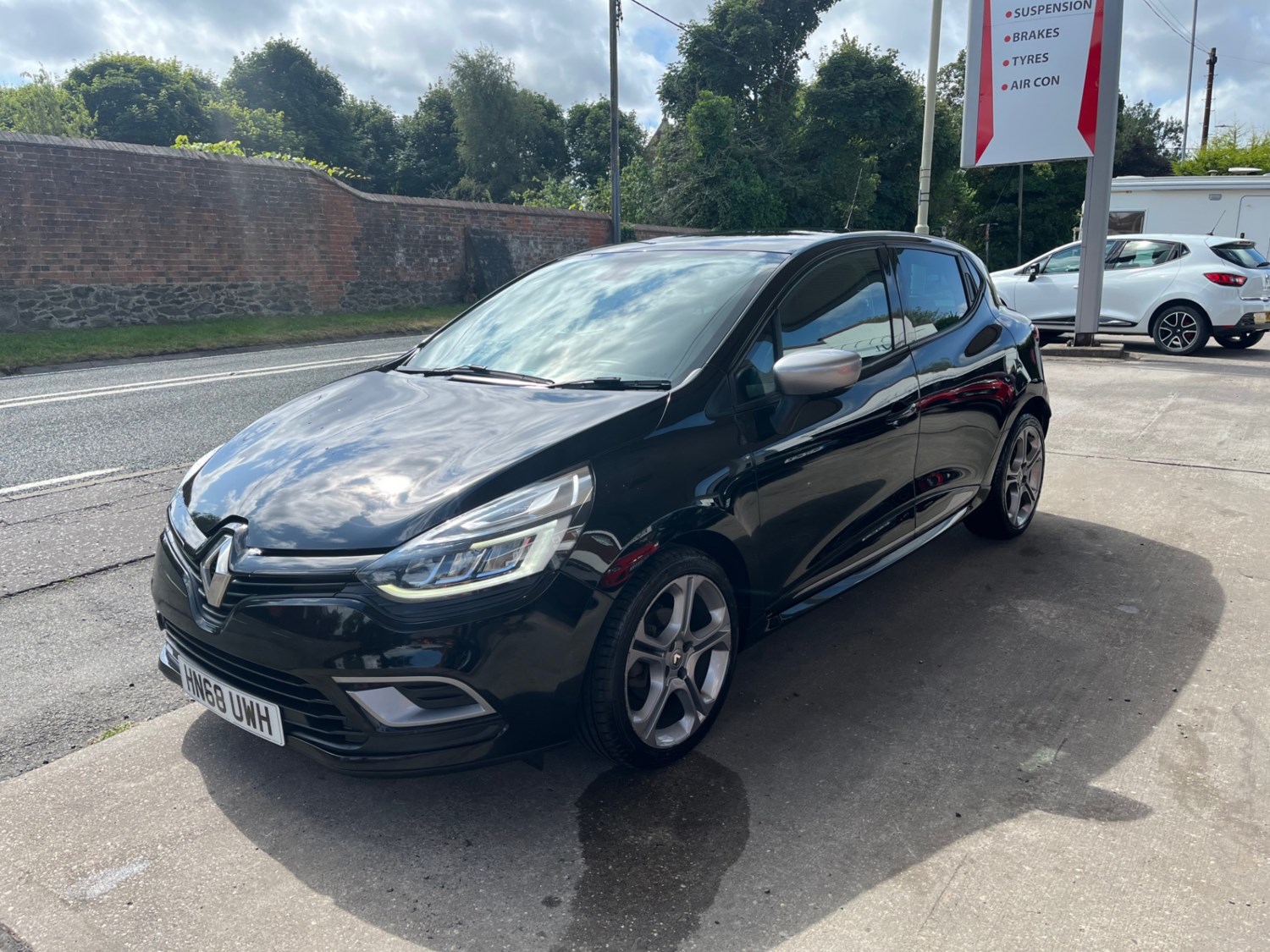 Renault Clio Listing Image