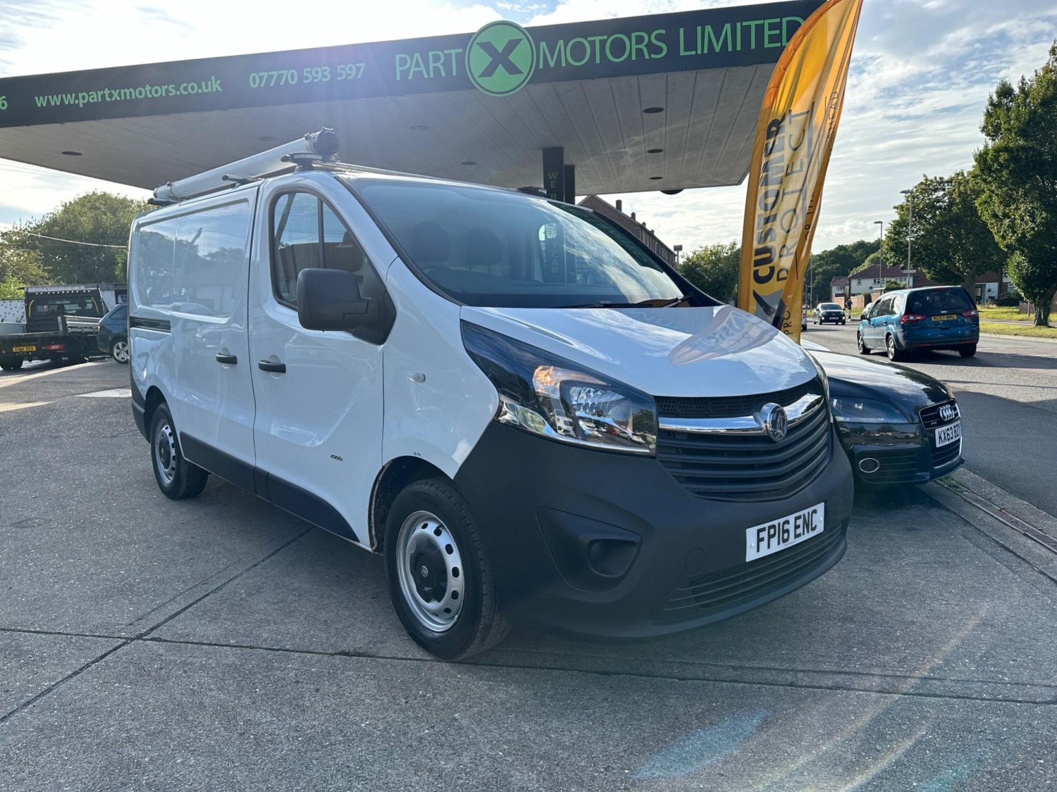 Vauxhall Vivaro Listing Image