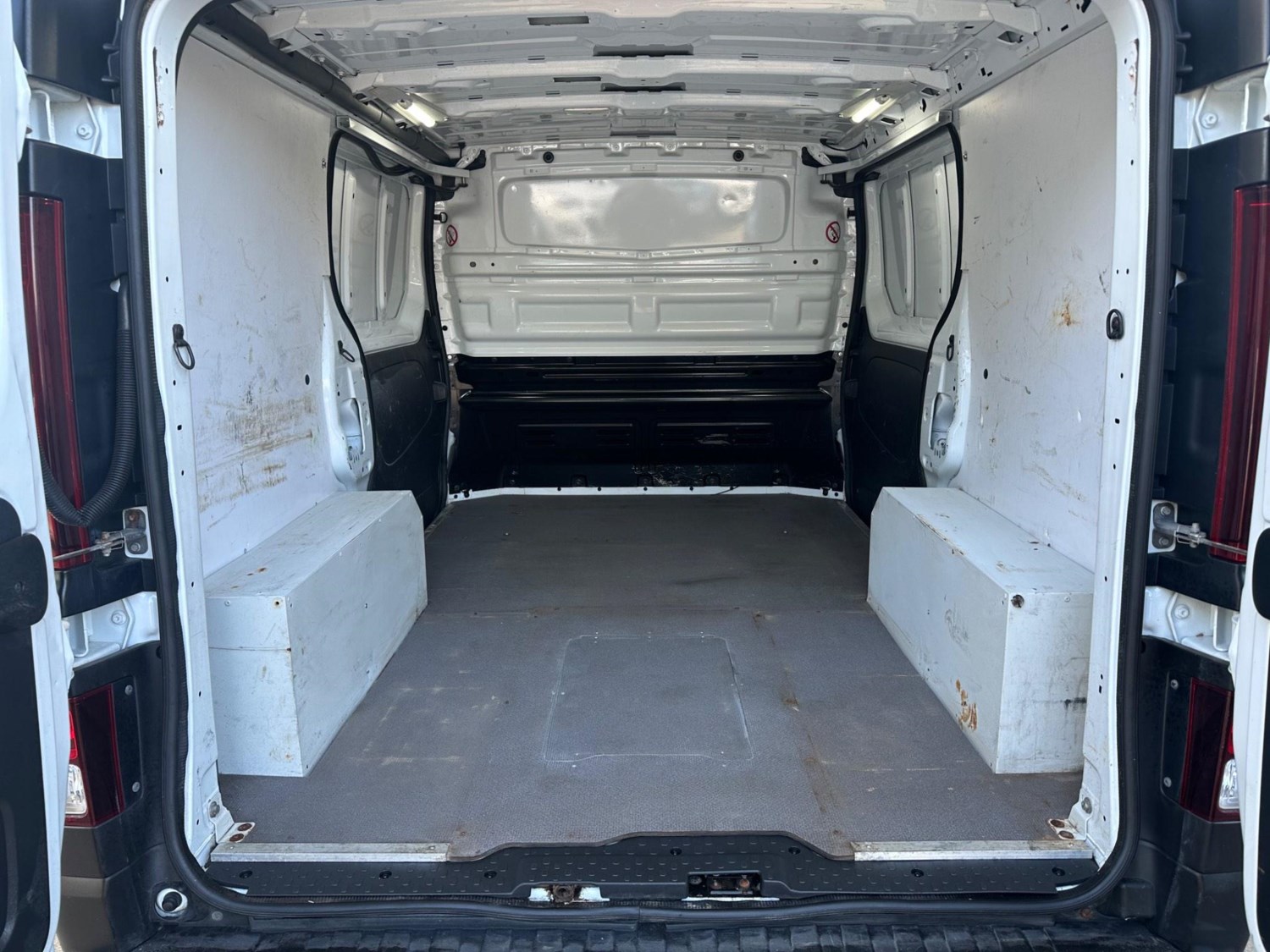 Vauxhall Vivaro Listing Image