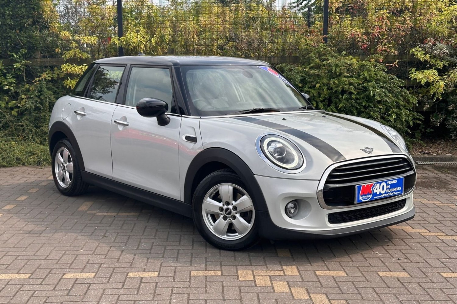 MINI Hatch Listing Image