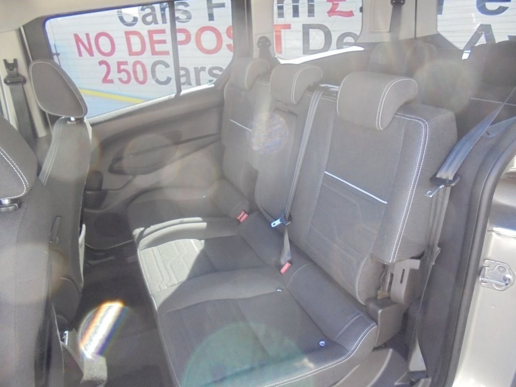 Ford Grand Tourneo Connect Listing Image