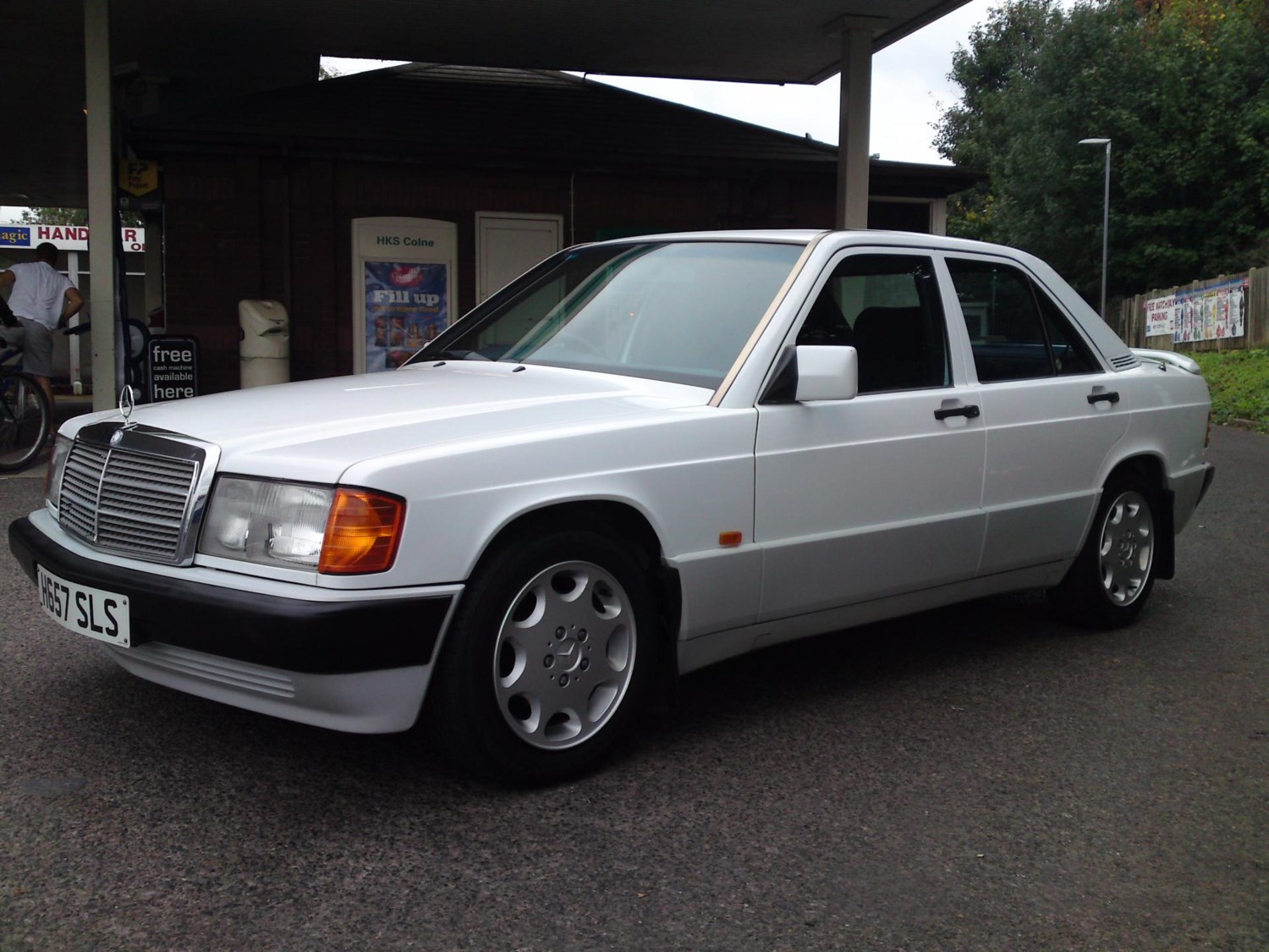 1991 (H) Mercedes 190E AUTO 2.0 AUTOMATIC / FULL HISTORY / STUNNING / VERY RARE IN THIS CONDITION / For Sale In Watford, Hertfordshire