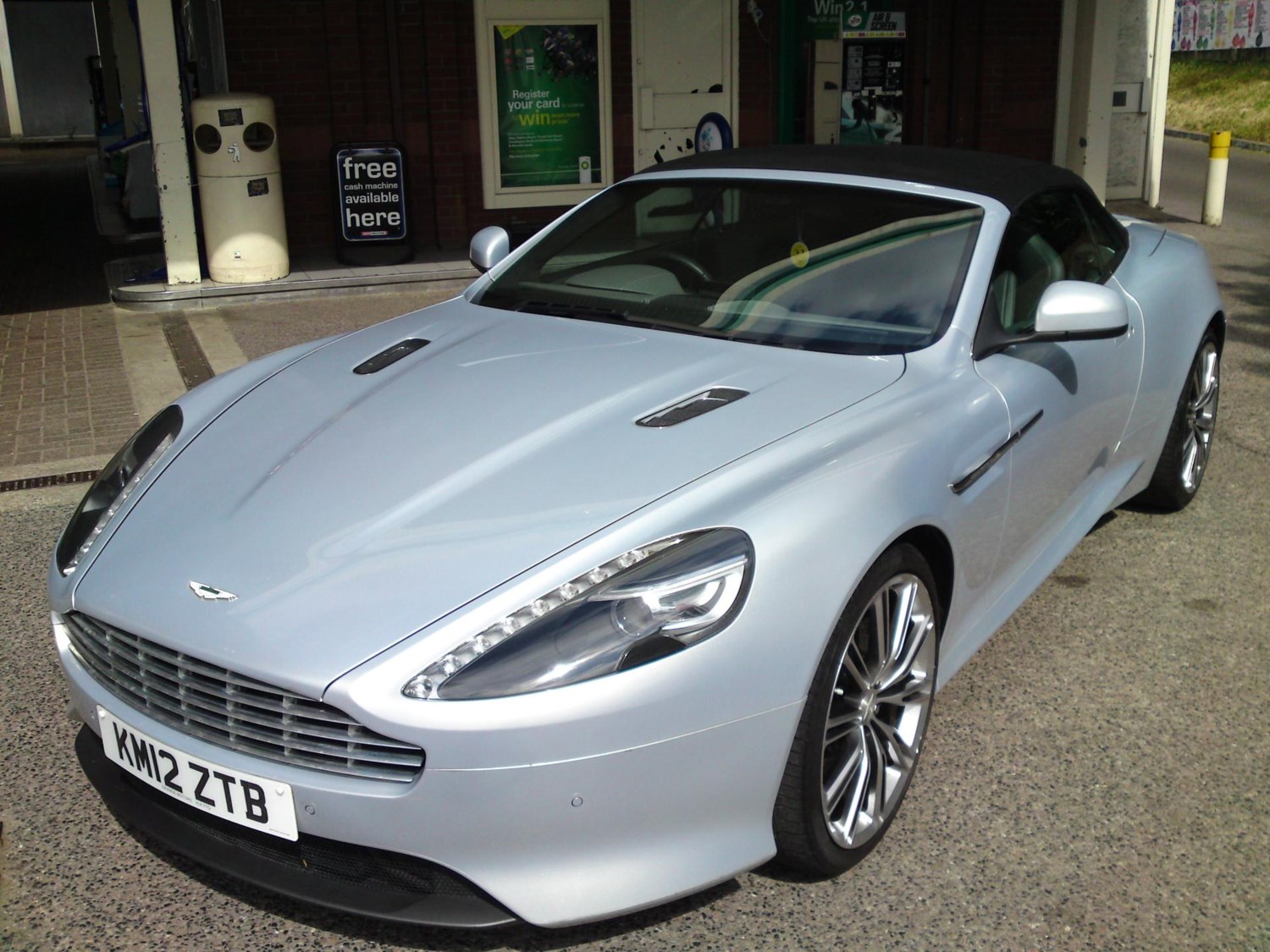 2012 (12) Aston Martin Virage V12 2DR VOLANTE TOUCHTRONIC AUTO/ HISTORY/ LEATHER/ SAT NAV/ONLY 360 MADE For Sale In Watford, Hertfordshire