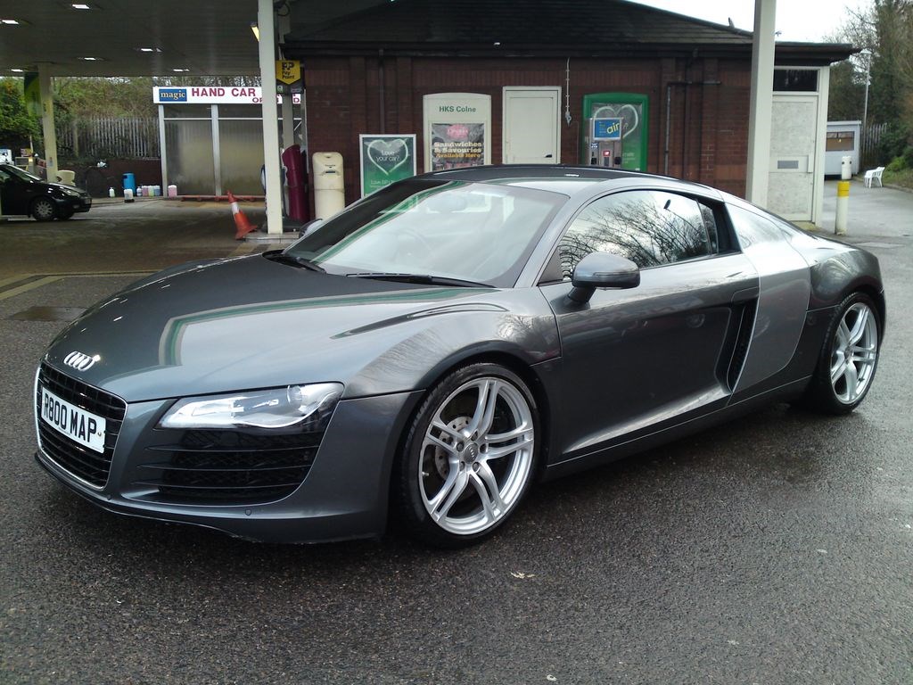 2007 (57) Audi R8 4.2 QUATTRO R TRONIC AUTO / LEATHER / SAT / NAV / FULL HISTORY / LOW MILES For Sale In Watford, Hertfordshire