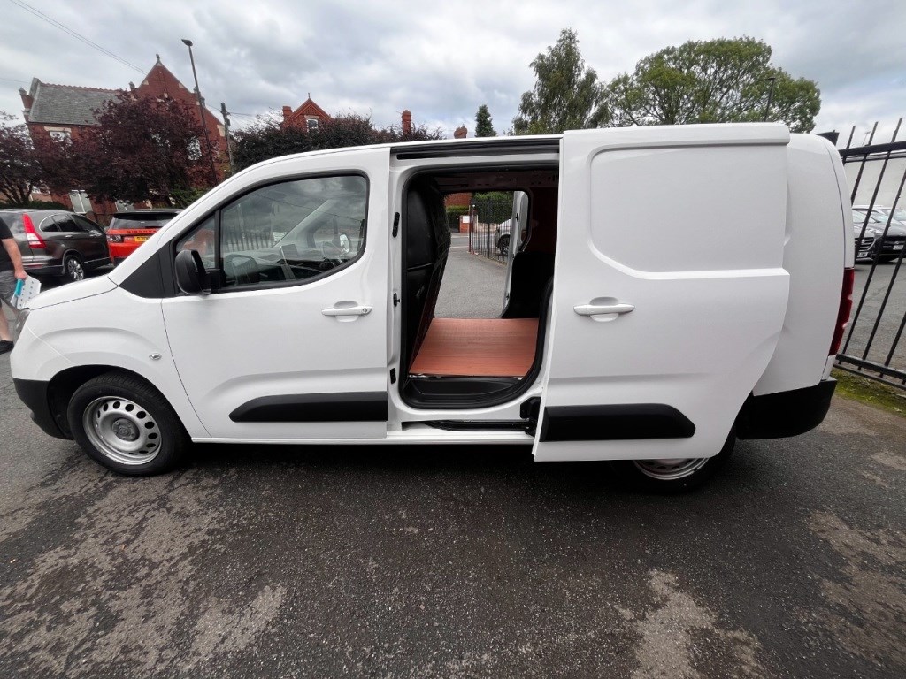 Vauxhall Combo Listing Image