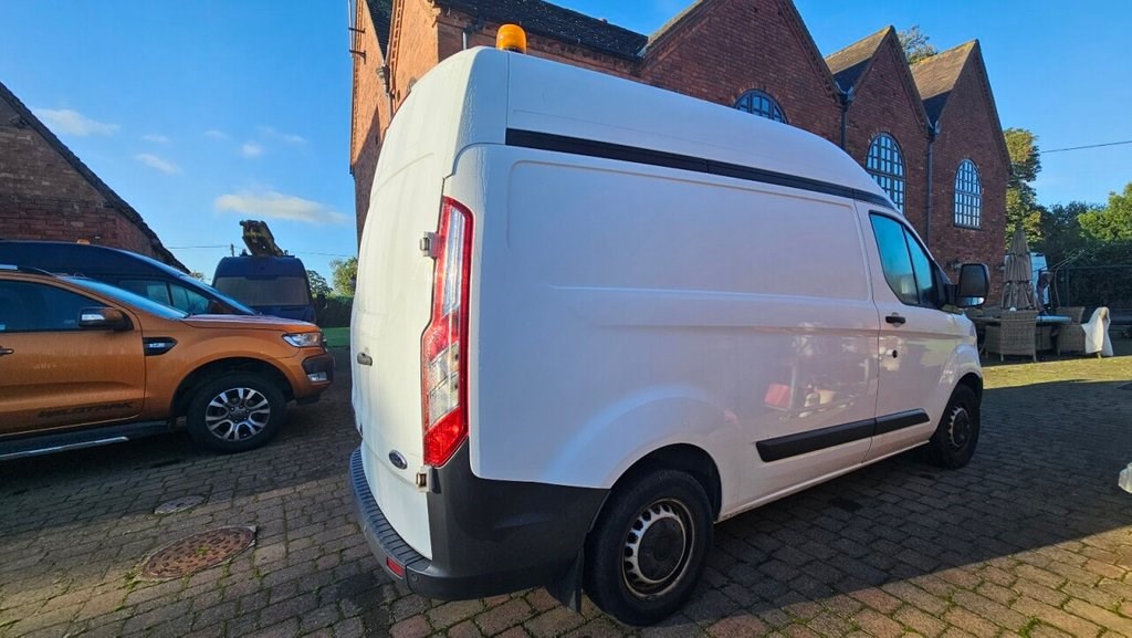 Ford Transit Custom Listing Image