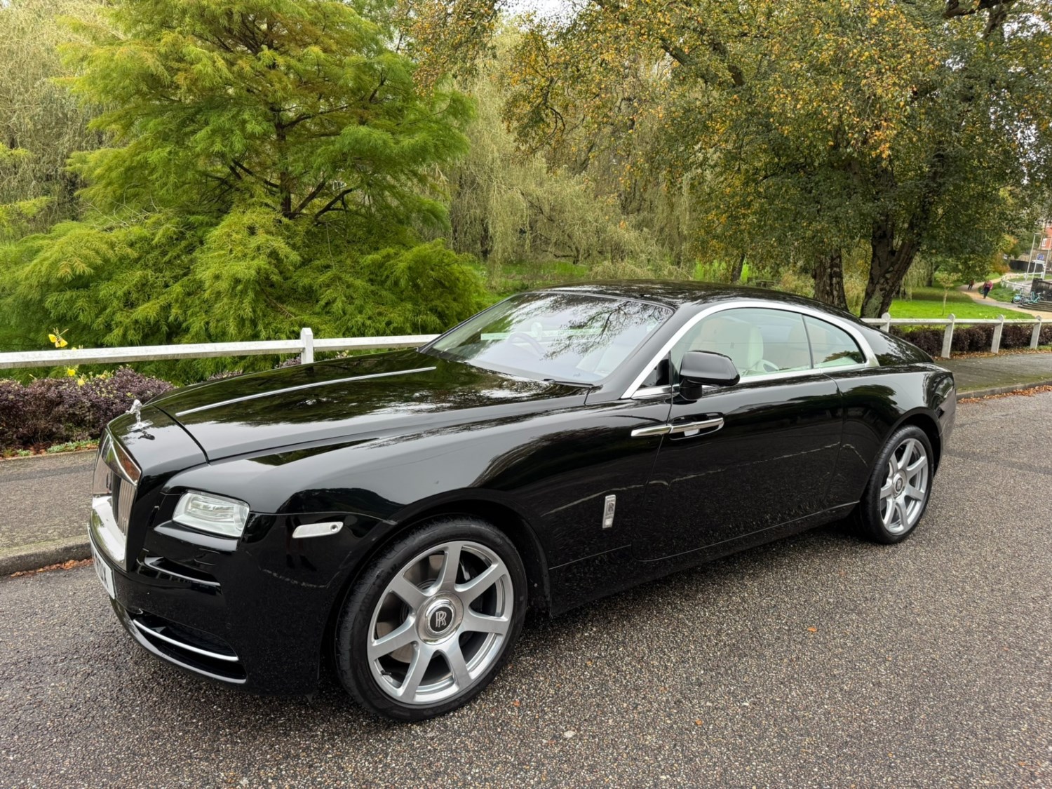 Rolls-Royce Wraith Listing Image